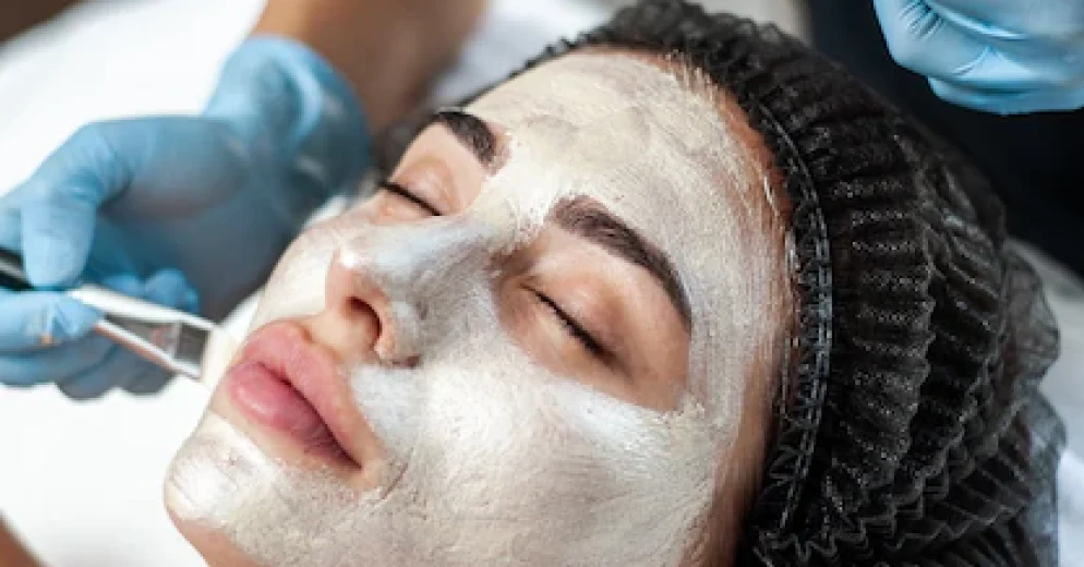 woman-beauty-spa-center-face-skin-care_133748-6939 woman-beauty-spa-center-face-skin-care_133748-6939